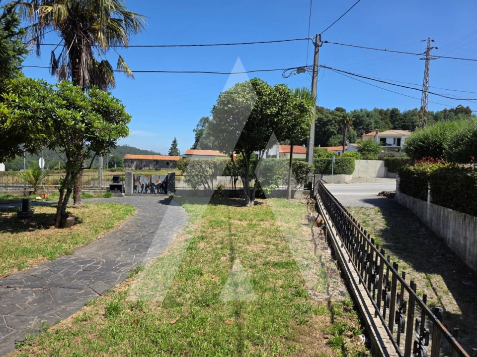 Moradia T4 para Venda em Carregosa Foto 5