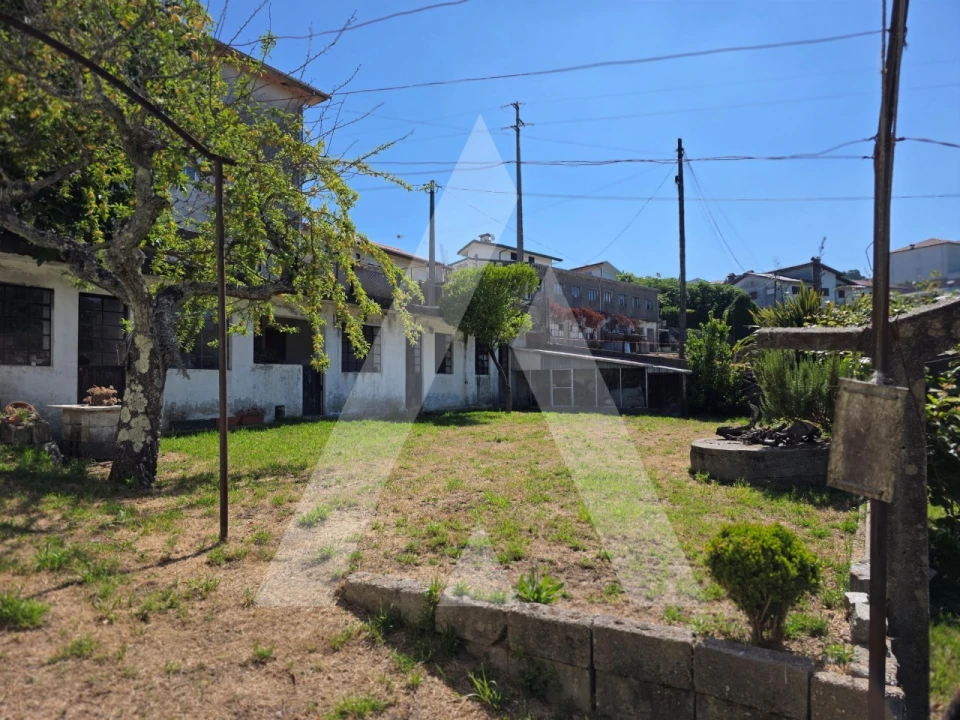Moradia T4 para Venda em Carregosa Foto 39