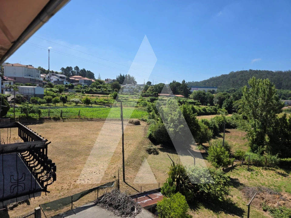 Moradia T4 para Venda em Carregosa Foto 46