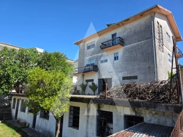 Moradia T4 para Venda em Carregosa