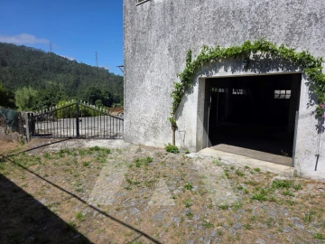 Moradia T4 para Venda em Carregosa