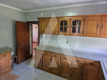 Moradia T4 para Venda em Carregosa