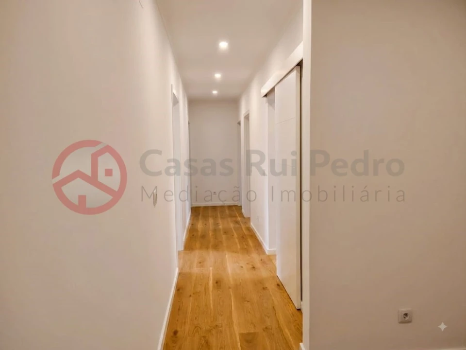 Apartamento T2 para Venda em Odivelas Foto 8