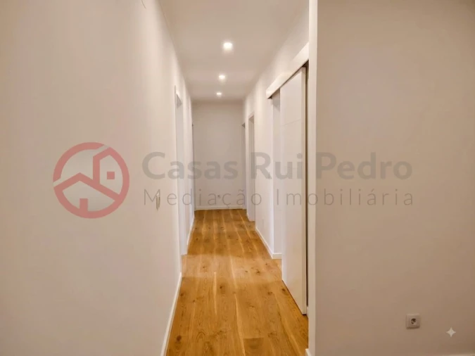 Apartamento T2 para Venda em Odivelas Foto 8