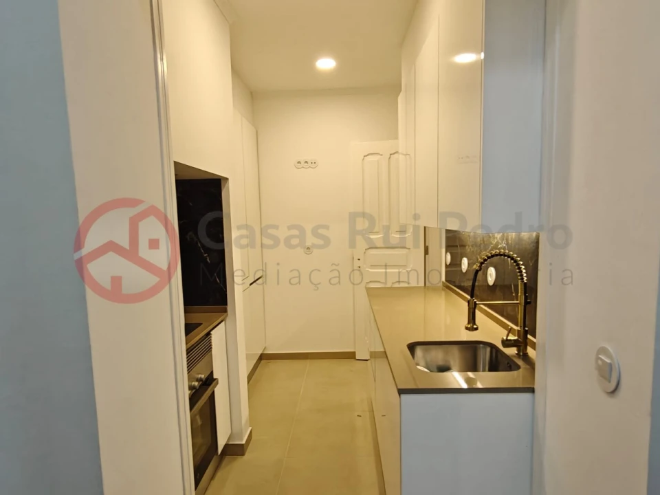 Apartamento T2 para Venda em Odivelas Foto 1