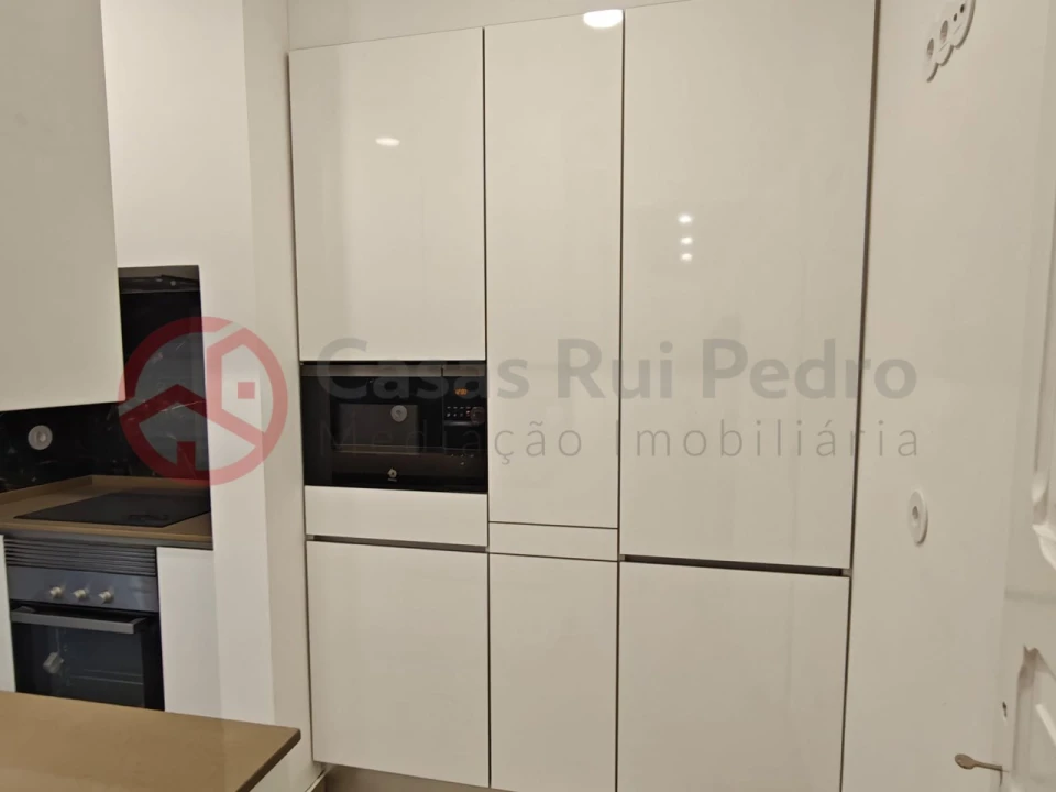 Apartamento T2 para Venda em Odivelas Foto 6