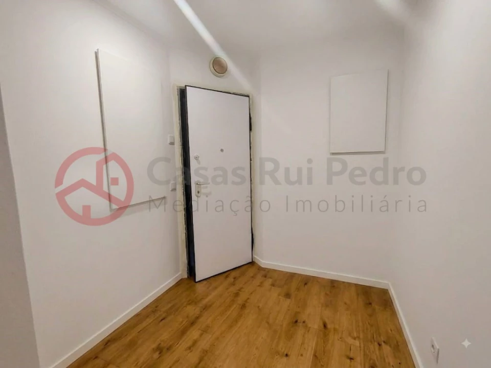 Apartamento T2 para Venda em Odivelas Foto 11