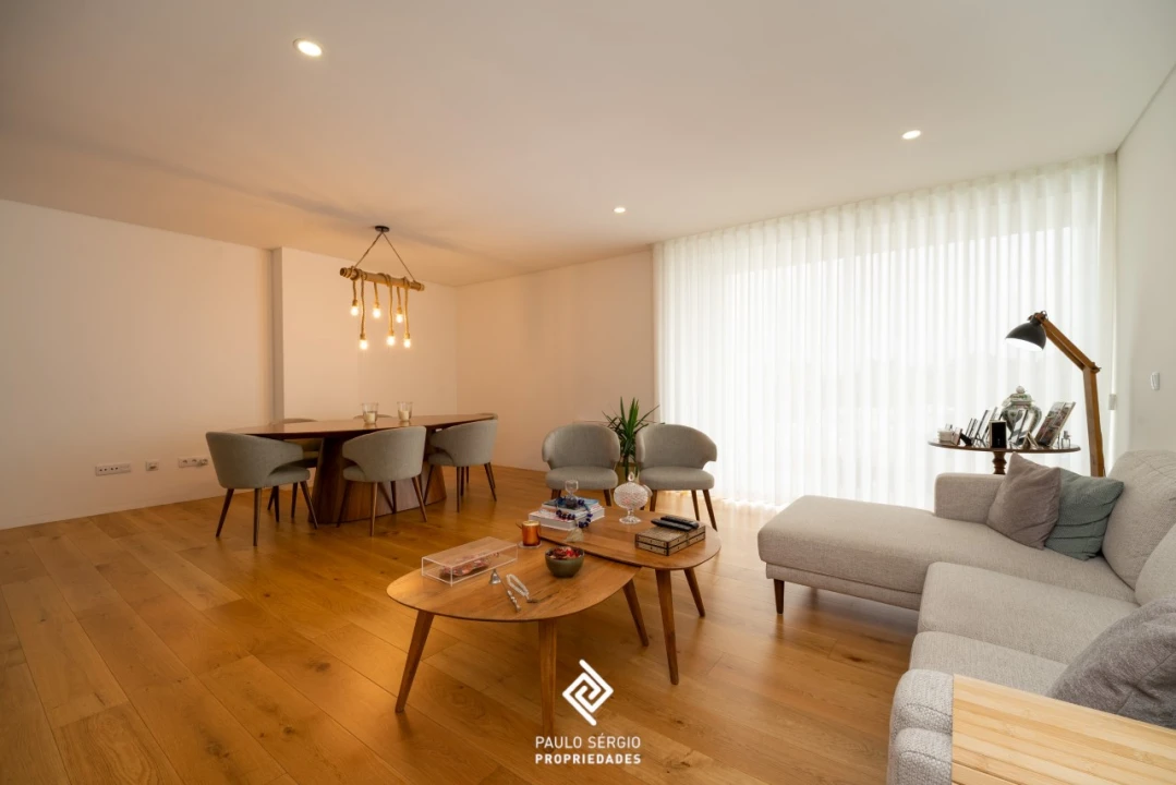 Apartamento T3 para Venda em Santa Marinha e São Pedro da Afurada Foto 1