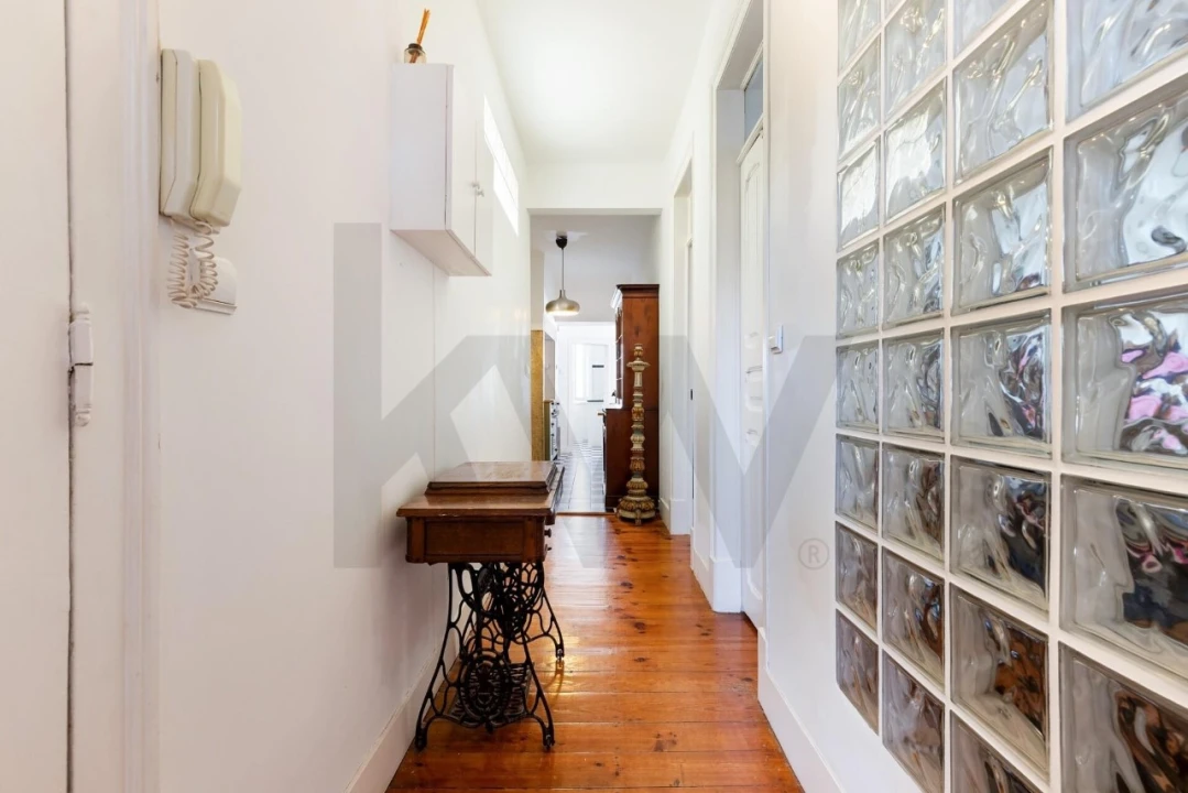 Apartamento T3 para Venda em Campolide Foto 6