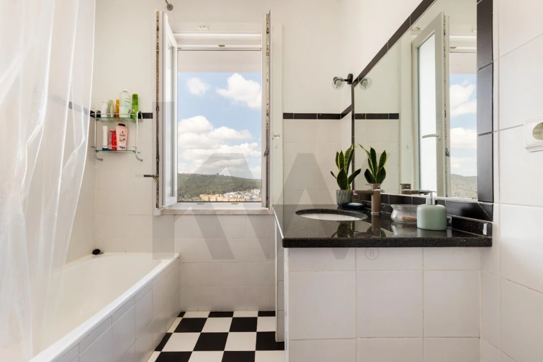 Apartamento T3 para Venda em Campolide Foto 26