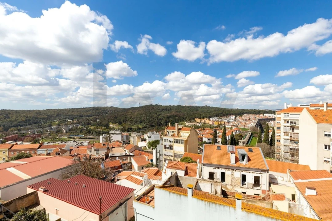 Apartamento T3 para Venda em Campolide Foto 29
