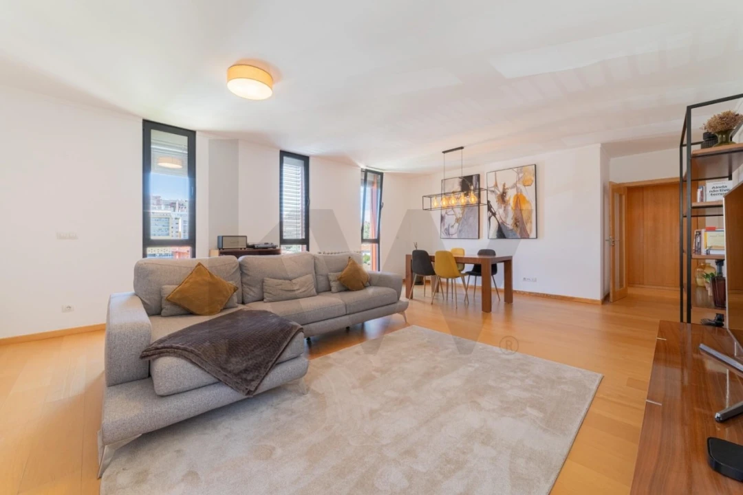 Apartamento T2 para Venda em Algés, Linda-A-Velha e Cruz Quebrada-Dafundo Foto 1