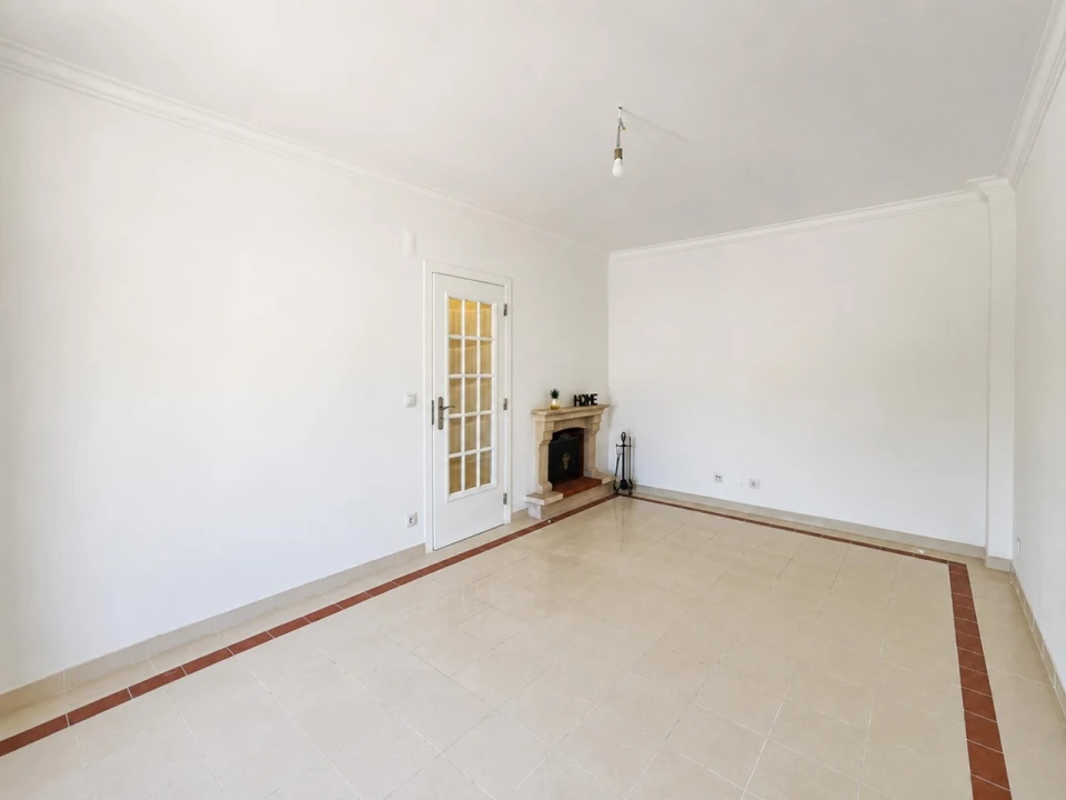 Apartamento T3 para Venda em Laranjeiro e Feijó Foto 2