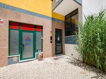 Apartamento T3 para Venda em Laranjeiro e Feijó