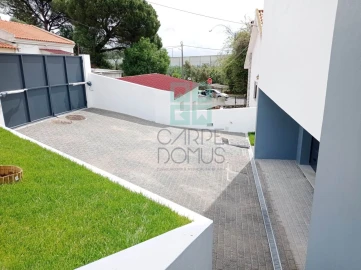 Moradia T4 para Venda em Alverca do Ribatejo e Sobralinho