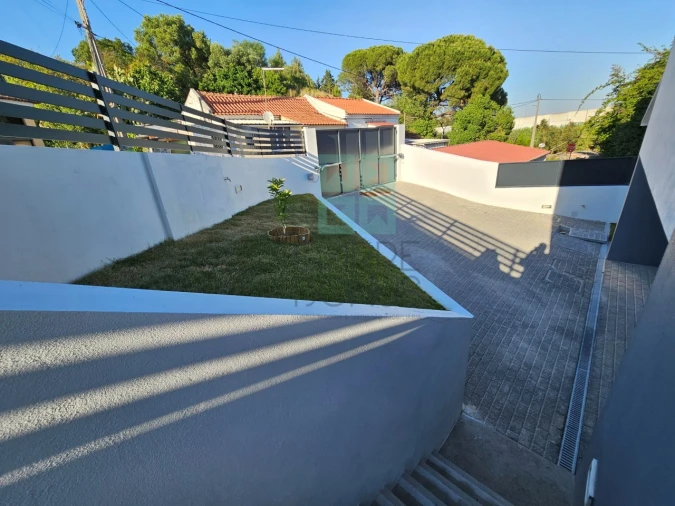 Moradia T4 para Venda em Alverca do Ribatejo e Sobralinho Foto 48