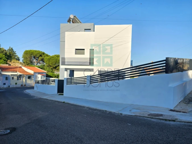 Moradia T4 para Venda em Alverca do Ribatejo e Sobralinho Foto 49