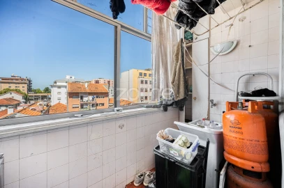 Apartamento T1 para Venda em Mafamude e Vilar do Paraíso
