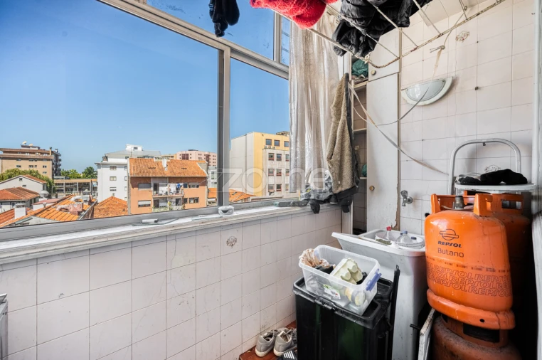 Apartamento T1 para Venda em Mafamude e Vilar do Paraíso Foto 9