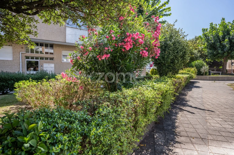 Apartamento T1 para Venda em Mafamude e Vilar do Paraíso Foto 23