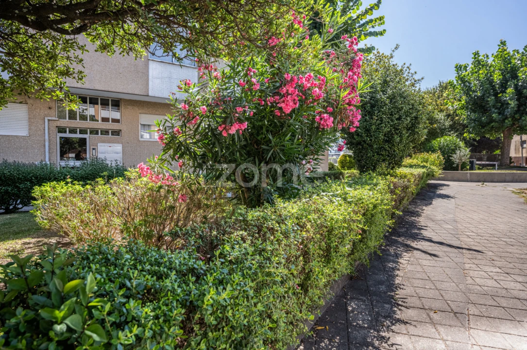 Apartamento T1 para Venda em Mafamude e Vilar do Paraíso Foto 23