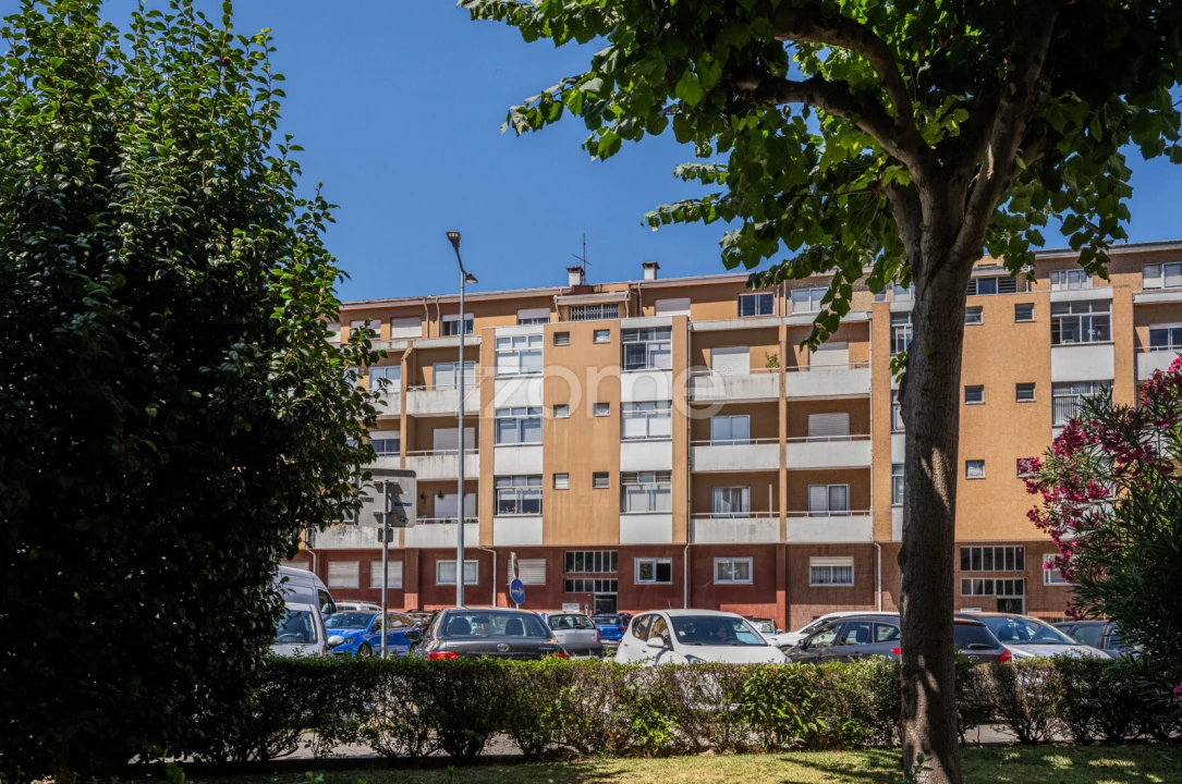 Apartamento T1 para Venda em Mafamude e Vilar do Paraíso Foto 2