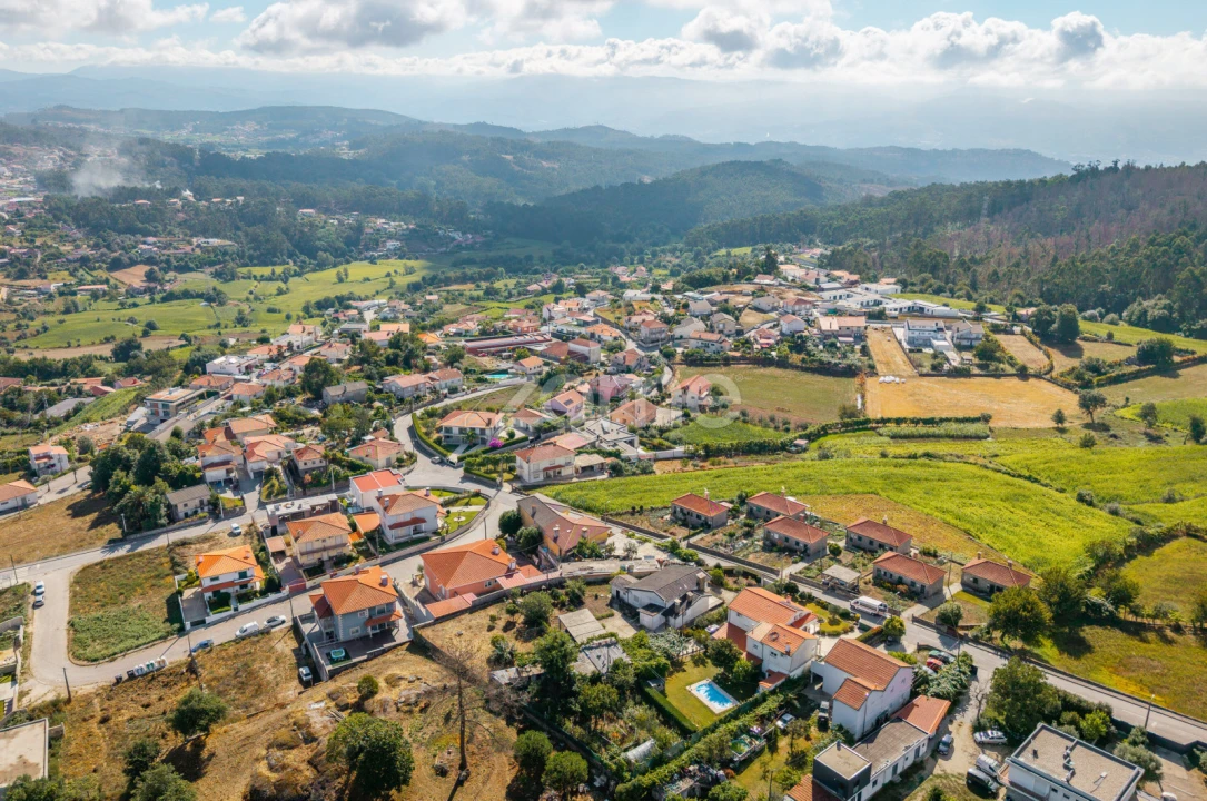 Moradia T4 para Venda em Espinho Foto 41