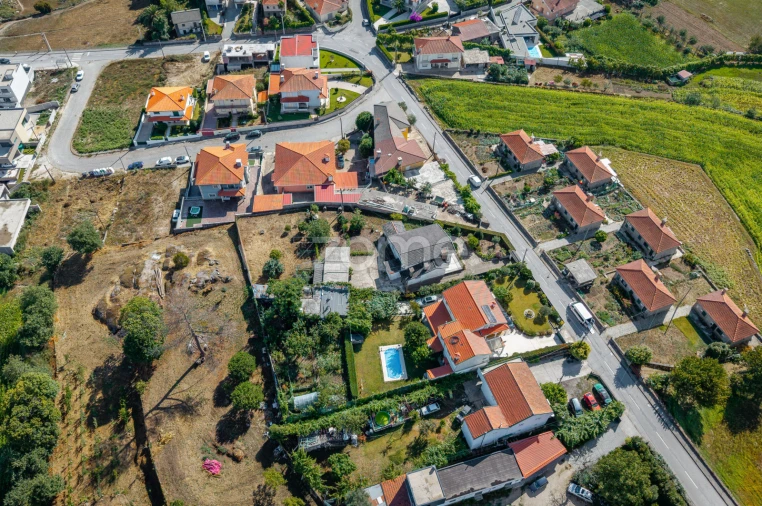 Moradia T4 para Venda em Espinho Foto 40