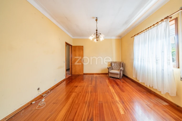 Moradia T4 para Venda em Espinho Foto 13