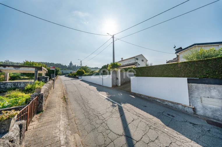 Moradia T4 para Venda em Espinho Foto 38