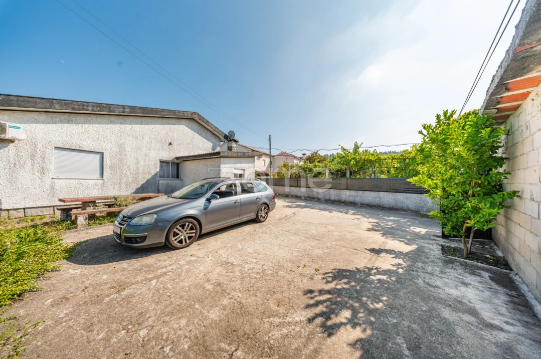 Moradia T4 para Venda em Espinho Foto 33