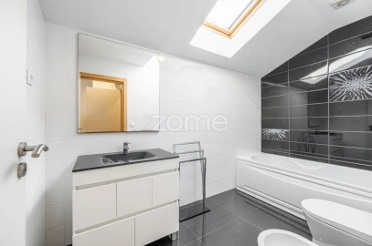 Apartamento T4 para Venda em Santa Maria Maior e Monserrate e Meadela