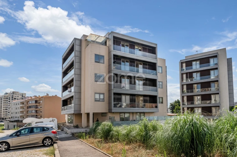 Apartamento T3 para Venda em São João da Madeira Foto 50