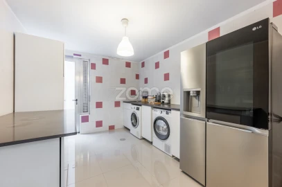 Moradia T5 para Venda em São Pedro Fins
