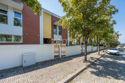 Moradia T5 para Venda em São Pedro Fins