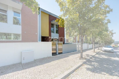 Moradia T5 para Venda em São Pedro Fins