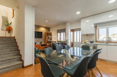 Moradia T2 para Venda em Santo Tirso, Couto (Santa Cristina e São Miguel) e Burgães