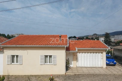 Moradia T2 para Venda em Santo Tirso, Couto (Santa Cristina e São Miguel) e Burgães