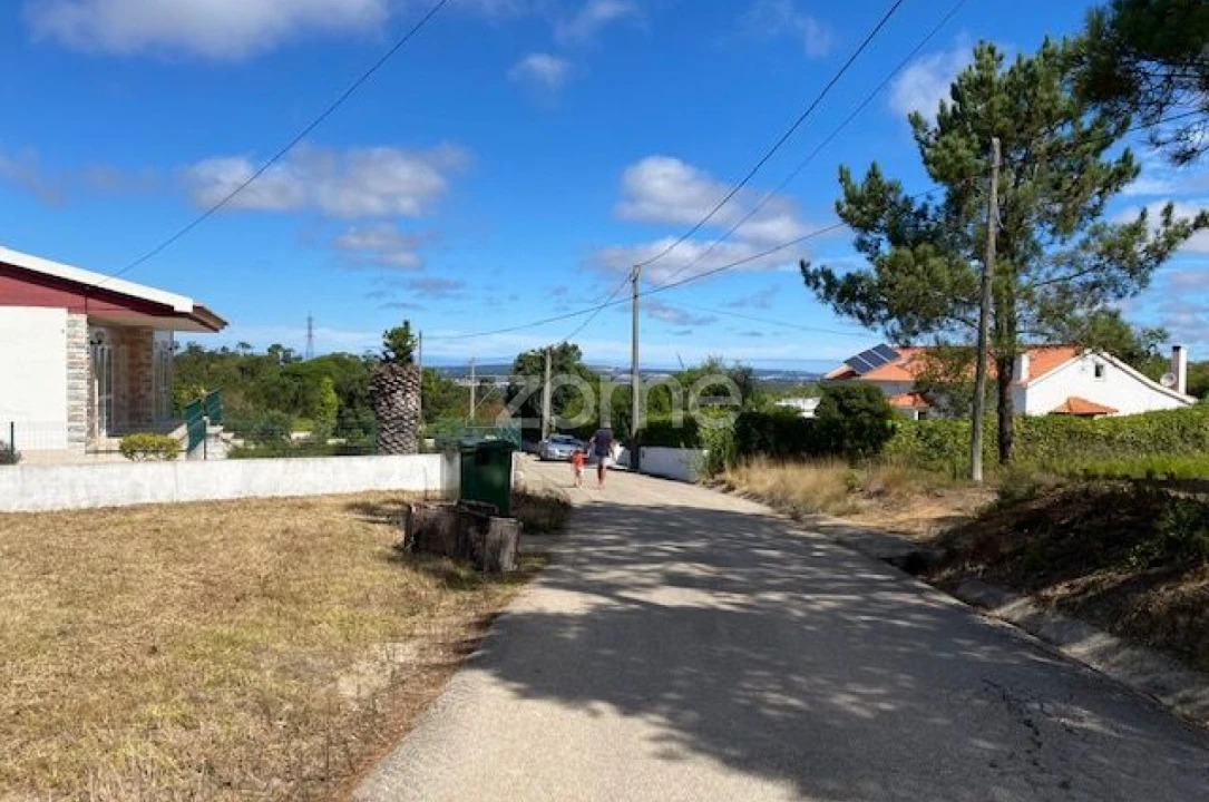Terreno para Venda em Usseira Foto 3
