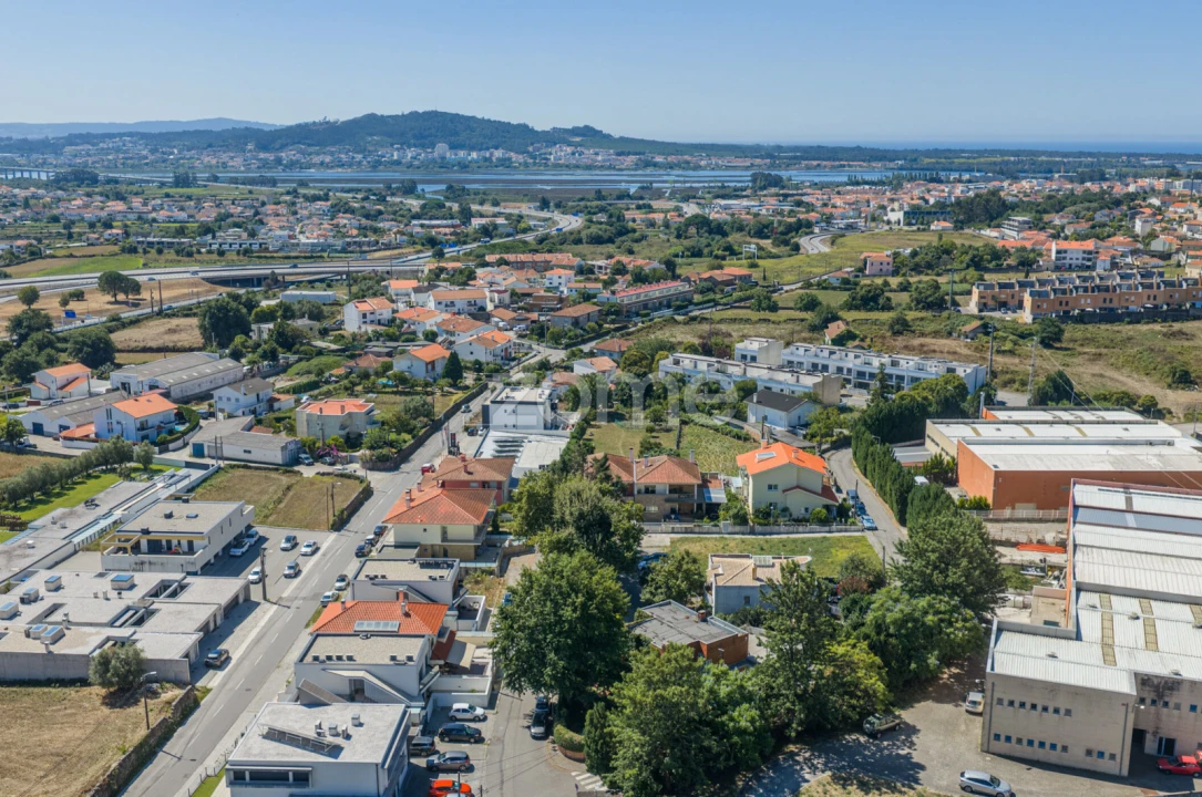 Moradia T4 para Venda em Santa Maria Maior e Monserrate e Meadela Foto 38