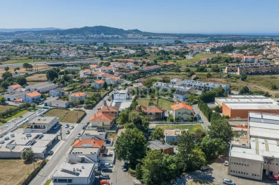 Moradia T4 para Venda em Santa Maria Maior e Monserrate e Meadela