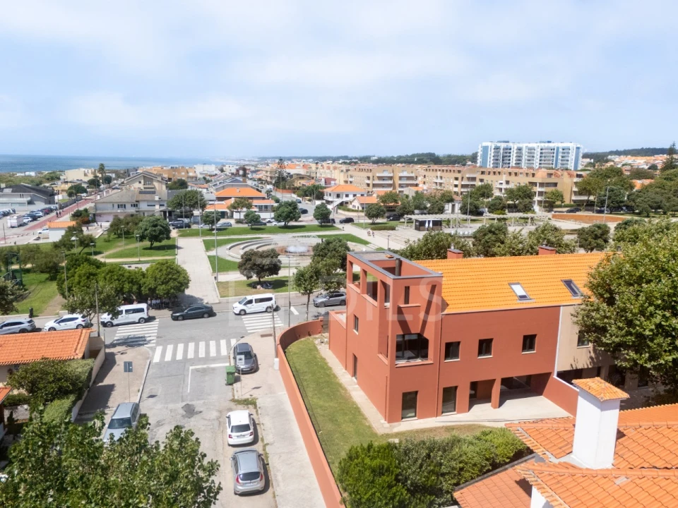 Moradia T4 para Arrendamento em Gulpilhares e Valadares Foto 7