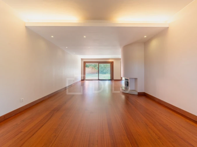 Moradia T4 para Arrendamento em Gulpilhares e Valadares Foto 16