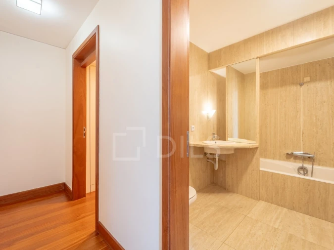 Moradia T4 para Arrendamento em Gulpilhares e Valadares Foto 41