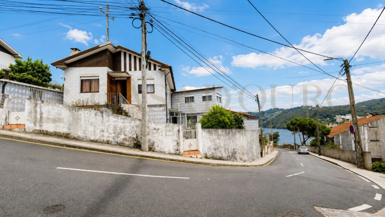 Moradia T4 para Venda em Foz do Sousa e Covelo Foto 1