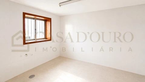Moradia T4 para Venda em Foz do Sousa e Covelo