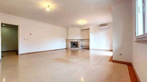 Apartamento T2 para Arrendamento em Cascais e Estoril