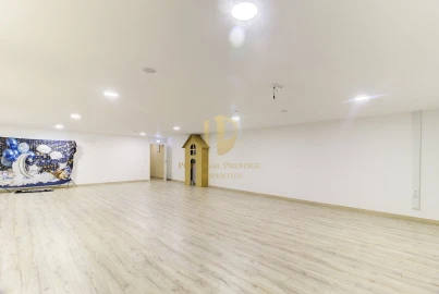 Loja para Venda em Tavira (Santa Maria e Santiago)
