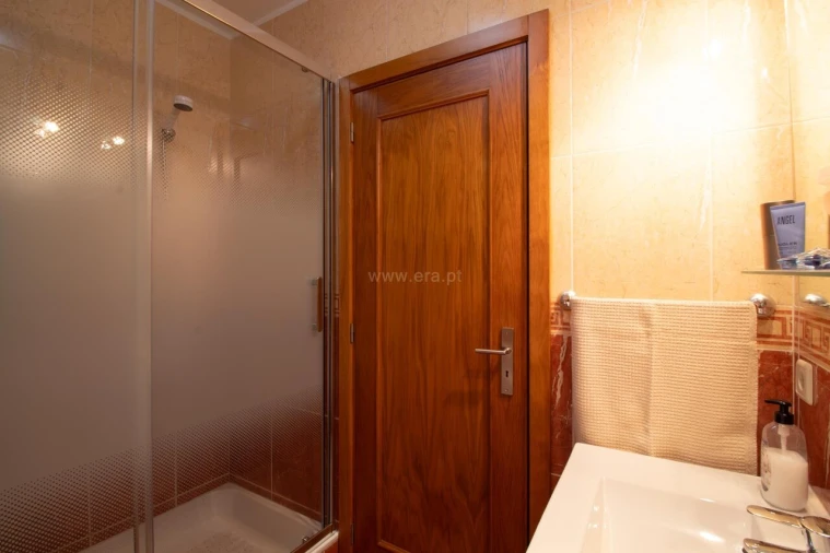 Apartamento T2 para Venda em Oliveira do Douro Foto 13