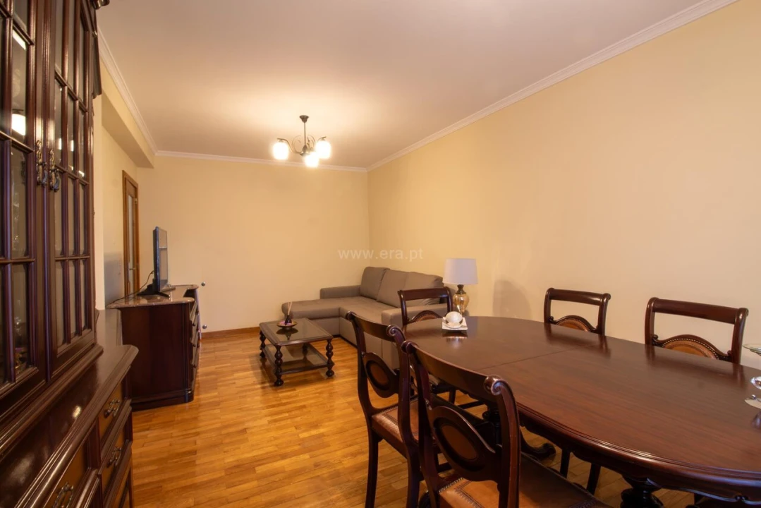 Apartamento T2 para Venda em Oliveira do Douro Foto 4